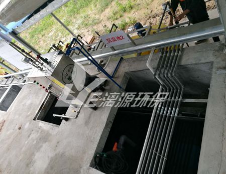 化妝品廢水處理過程中好氧池產(chǎn)生泡沫的原因？